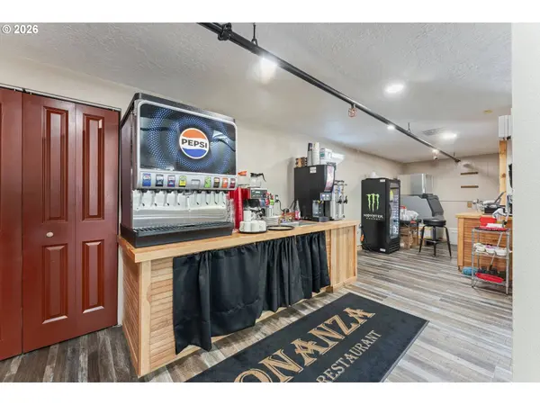 28405 SALMON RIVER HWY, Grand Ronde, OR 97347