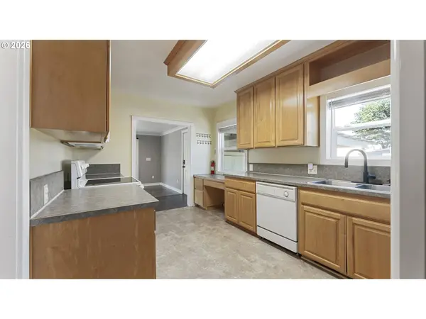 1901 LONG ST, Sweet Home, OR 97386