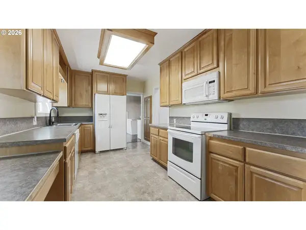 1901 LONG ST, Sweet Home, OR 97386