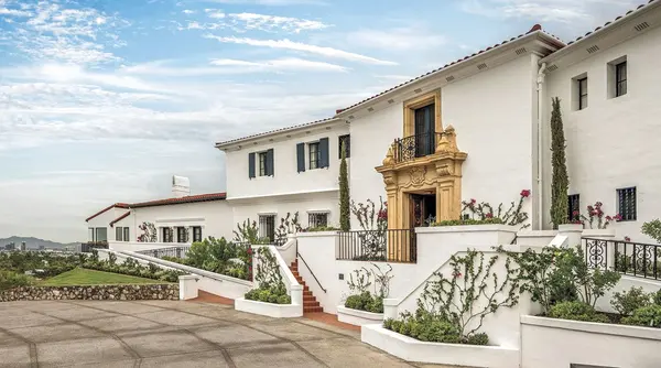 A Taste of Luxury: Inside the Legendary Wrigley Mansion