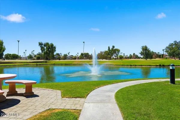 7401 W ARROWHEAD CLUBHOUSE Drive #2083, Glendale, AZ 85308