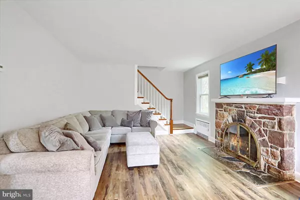 3209 SCHOOLHOUSE LN, Harrisburg, PA 17109