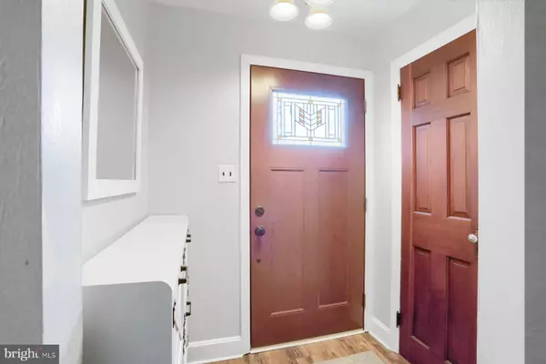 3209 SCHOOLHOUSE LN, Harrisburg, PA 17109