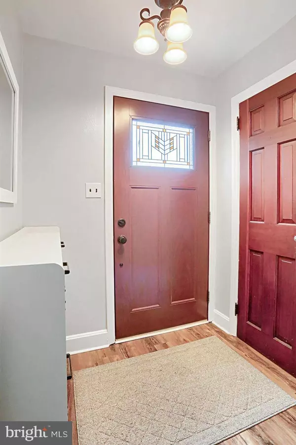 3209 SCHOOLHOUSE LN, Harrisburg, PA 17109