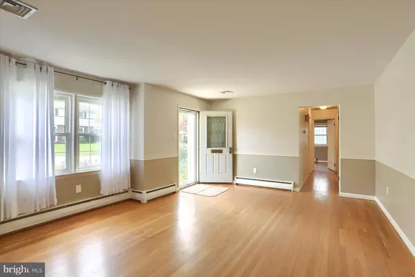 16 ROUND HILL RD, Camp Hill, PA 17011