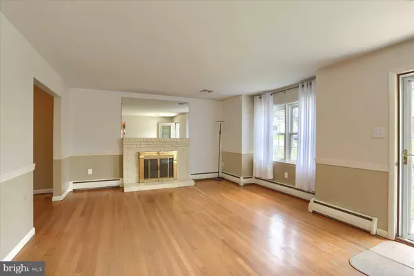 16 ROUND HILL RD, Camp Hill, PA 17011