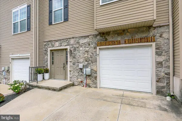 7 INDIANA CIR, Lemoyne, PA 17043