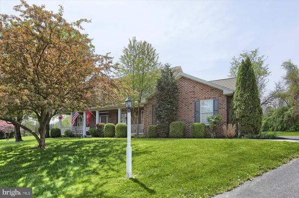 6 MAKENZEE CT, Carlisle, PA 17015