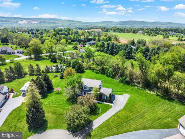 6 MAKENZEE CT, Carlisle, PA 17015