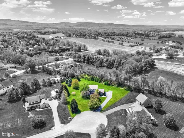 6 MAKENZEE CT, Carlisle, PA 17015