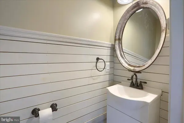 150 HUNTER CREEK DR, York, PA 17406