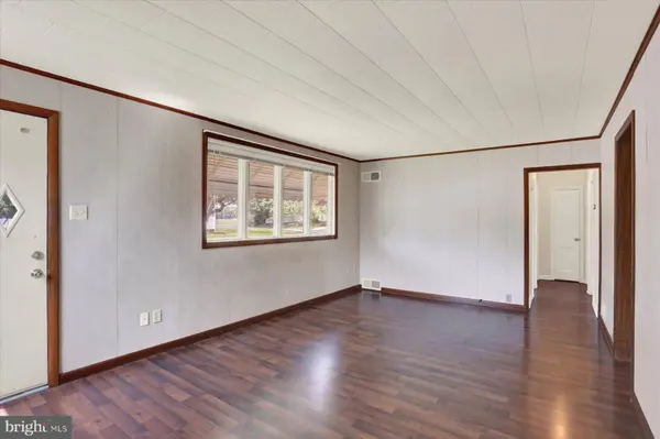 528 N ENOLA DR, Enola, PA 17025