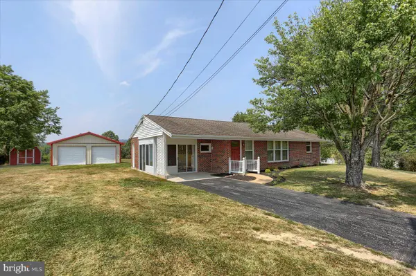 9 KING DR, Carlisle, PA 17015