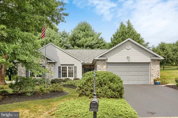 569 HARVEST DR, York, PA 17404