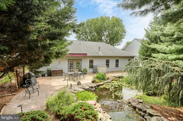 569 HARVEST DR, York, PA 17404