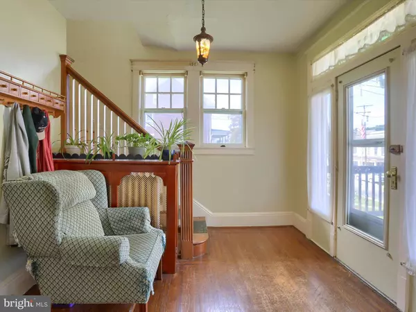 137 W MAIN ST, Windsor, PA 17366