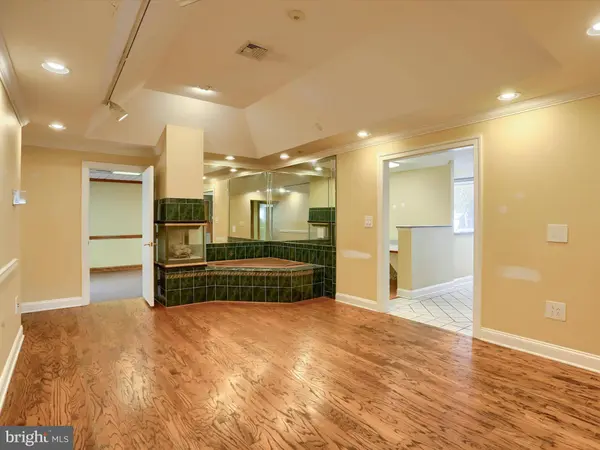 1901 STATE ST, Camp Hill, PA 17011