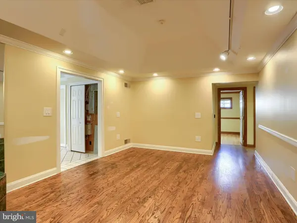 1901 STATE ST, Camp Hill, PA 17011