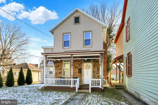 559 N BEDFORD ST, Carlisle, PA 17013