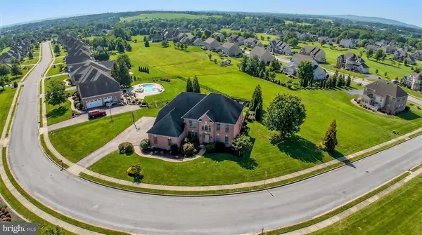 1563 WINSFORD LN, York, PA 17404