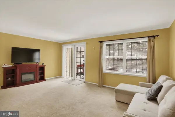 1947 DEER PATH RD, Harrisburg, PA 17110