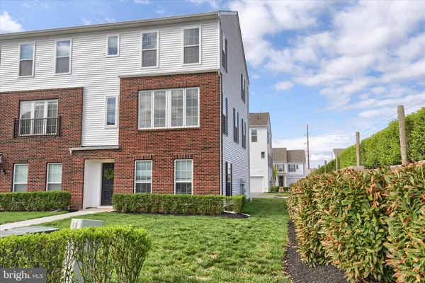 3100 EGRETON RD, Mechanicsburg, PA 17055