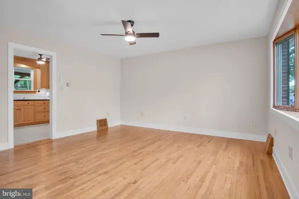 350 E ROOSEVELT AVE, Middletown, PA 17057