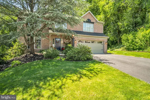 40 BROOK CIR, Etters, PA 17319