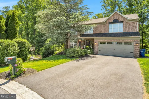 40 BROOK CIR, Etters, PA 17319