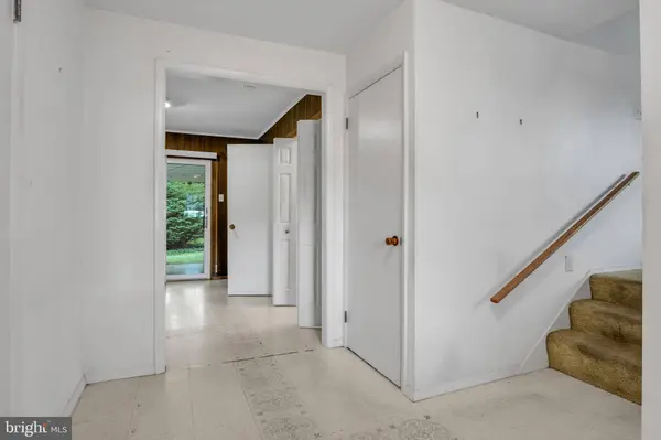 6054 EDWARD DR, Mechanicsburg, PA 17050