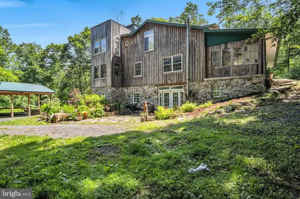 121 RAVINE LN, Newport, PA 17074