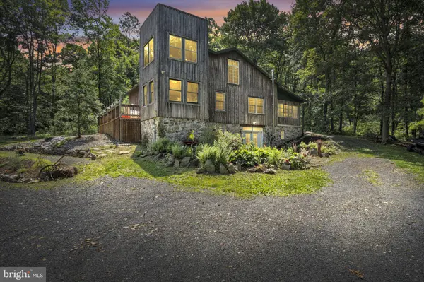 121 RAVINE LN, Newport, PA 17074