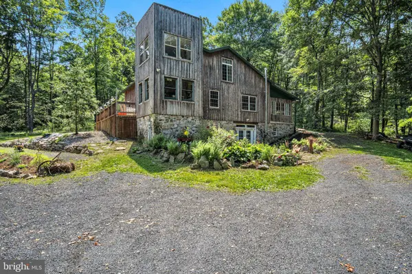 121 RAVINE LN, Newport, PA 17074