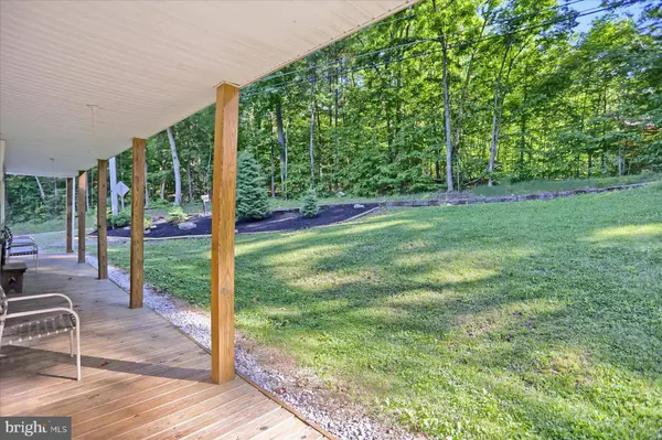 817 TRAILS END RD, Millmont, PA 17845