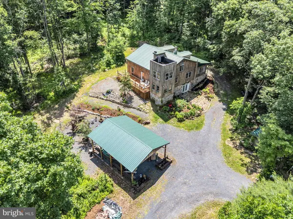 121 RAVINE LN, Newport, PA 17074