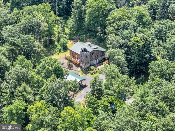 121 RAVINE LN, Newport, PA 17074