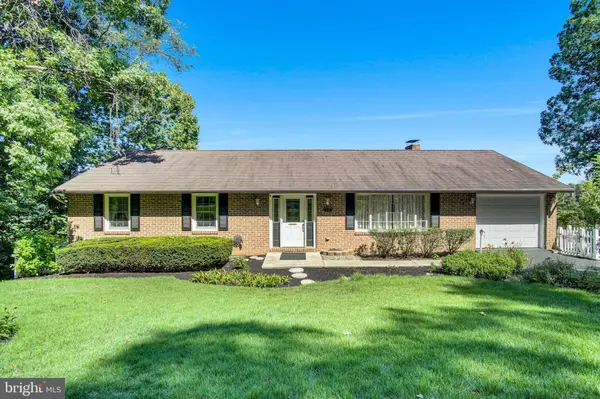 12 EASTWOOD DR