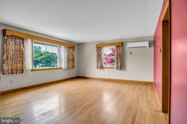 290 DOGWOOD DR, Hummelstown, PA 17036