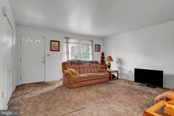 221 PENNSYLVANIA AVE, Enola, PA 17025