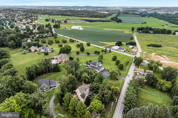 2250 BAKER RD, York, PA 17408