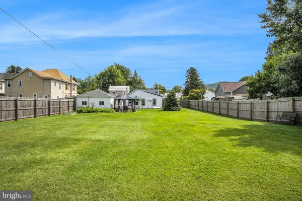 309 CHESTNUT ST, Mount Holly Springs, PA 17065
