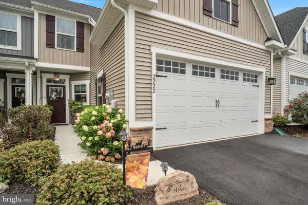 2222 CAROLINE LN, Harrisburg, PA 17110