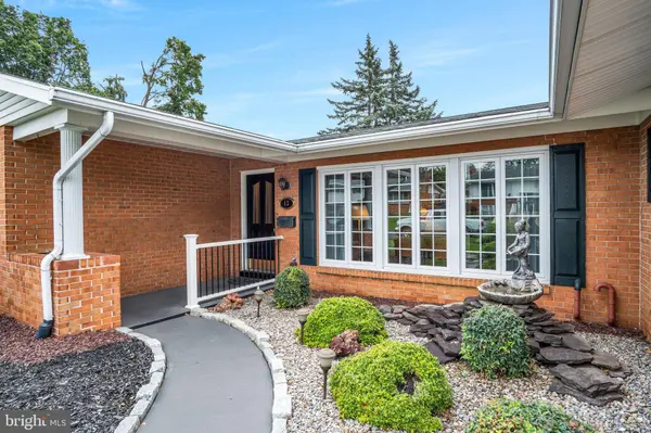 13 GRINNEL DR, Camp Hill, PA 17011