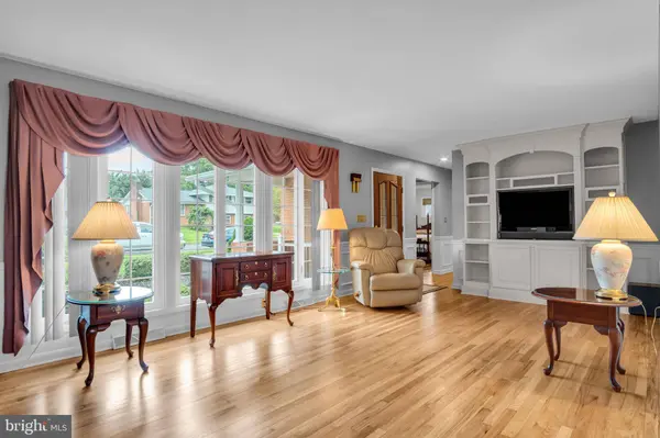 13 GRINNEL DR, Camp Hill, PA 17011