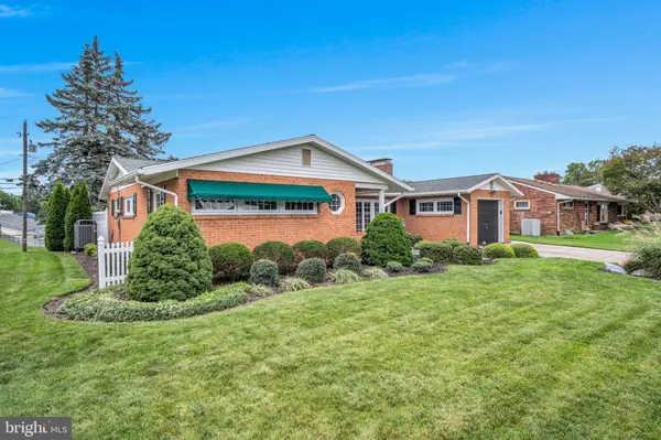 13 GRINNEL DR, Camp Hill, PA 17011