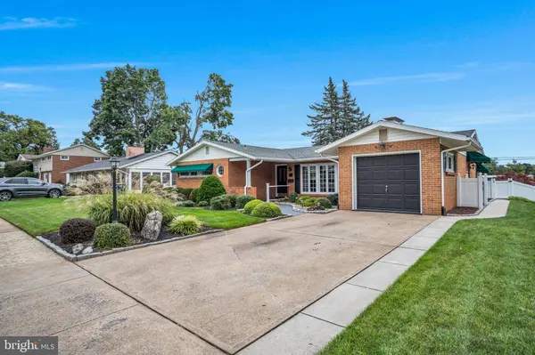 13 GRINNEL DR, Camp Hill, PA 17011