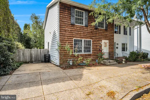 1422 GREEN ST, Harrisburg, PA 17102