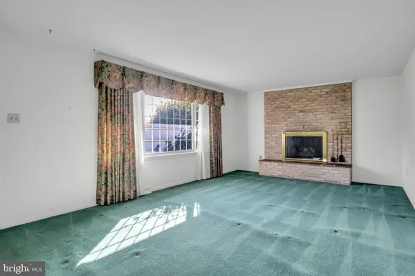 583 E ST, Carlisle, PA 17013