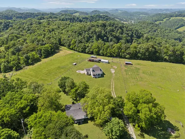 53 Bevelheimer Ln, Elmwood, TN 38560
