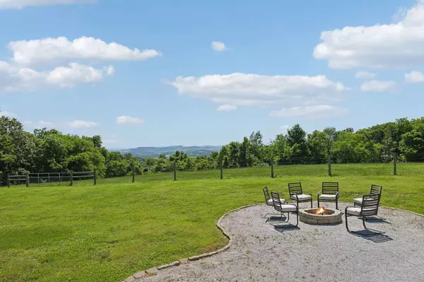 53 Bevelheimer Ln, Elmwood, TN 38560